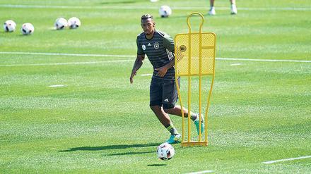 Messi? Ronaldo? Boateng!