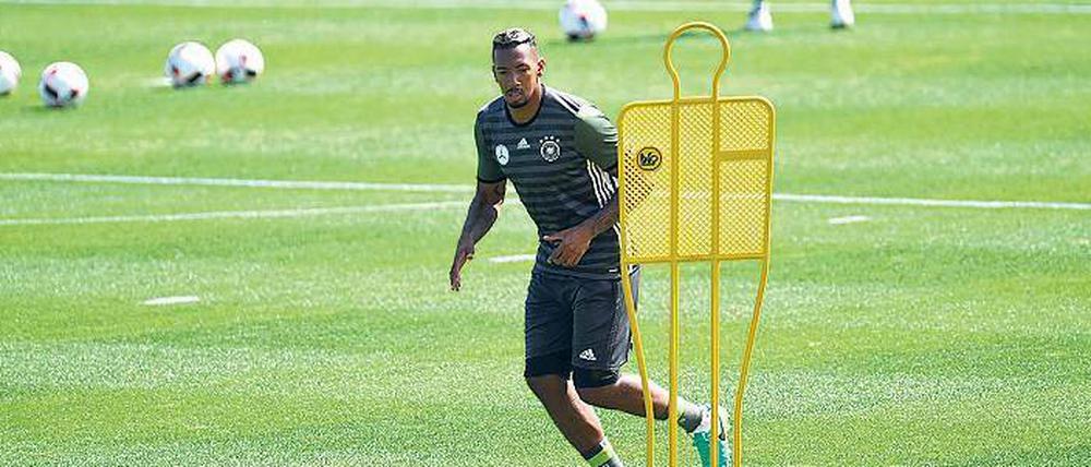 Messi? Ronaldo? Boateng!