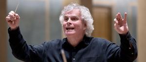 Im Takt. Simon Rattle und seine Philharmoniker spielen Ende August open air im Kulturforum.