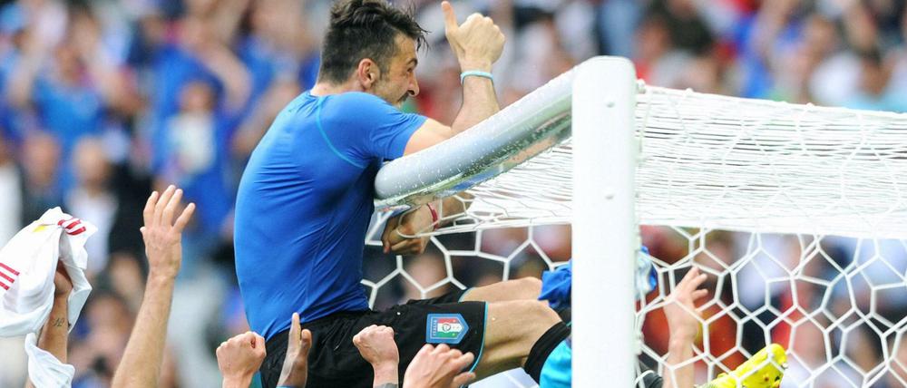 Gianluigi Buffons Latten-Jubel nach dem Sieg über Spanien.