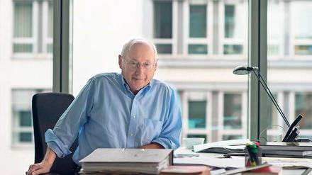 Journalist und Pferdezüchter. Stefan Aust sucht auch in seinem Büro in der Chefredaktion der Tageszeitung „Die Welt“ neue Transportwege für Inhalte. Foto: dpa