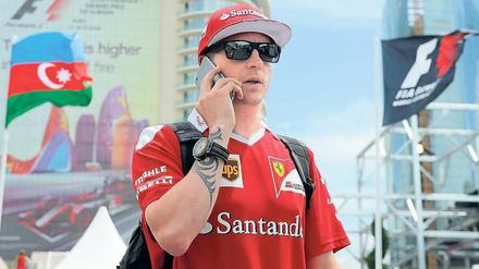 In der Warteschleife. Ob Räikkönen bei Ferrari bleibt, ist unsicher. 