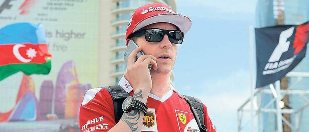 In der Warteschleife. Ob Räikkönen bei Ferrari bleibt, ist unsicher.