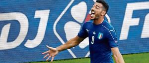 Der Moment, nachdem Graziano Pellè das 2:0 gegen Spanien erzielt hat.