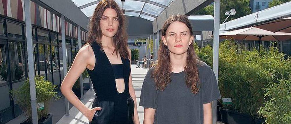 Stilbewusst. Die Musikerin Eliot Sumner (r.) und ihre Lebensgefährtin, das Model Lucie von Alten.