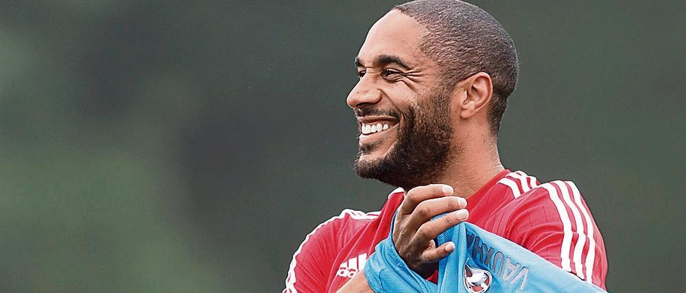 Ashley Williams träumte von England, jetzt ist er Kapitän bei Wales.