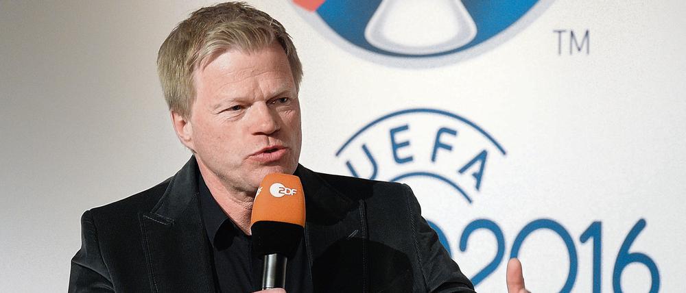Ballversteher. Oliver Kahn zeigt sich in Frankreich von seiner Schokoladenseite.