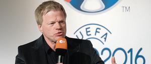 Ballversteher. Oliver Kahn zeigt sich in Frankreich von seiner Schokoladenseite.