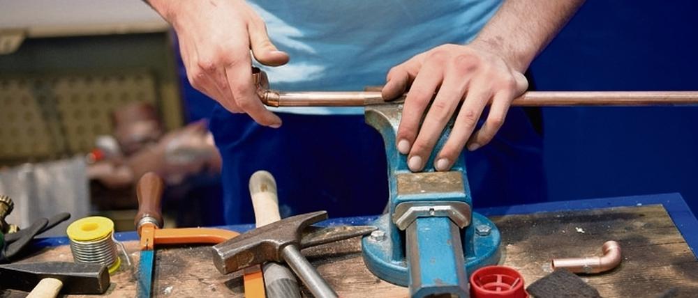 Auszubildende werden händeringend gesucht. Das betrifft vor allem Lehrberufe, in denen kräftig angepackt werden muss.