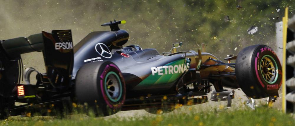 Nico Rosberg knallte beim Abschlusstraining in die Bande.