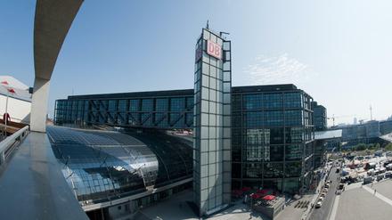 Der Hauptbahnhof. Von oben betrachtet ganz gelungen - die Probleme stecken in der Tiefe.