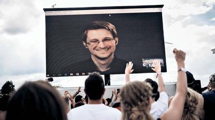Kanzelworte. Der US-Whistleblower Edward Snowden bei einer Liveschaltung zum Musikfestival im dänischen Roskilde am 28. Juni 2016.