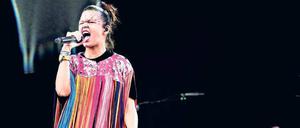 Liliana Saumet von der kolumbianischen Band Bomba Esteréo.