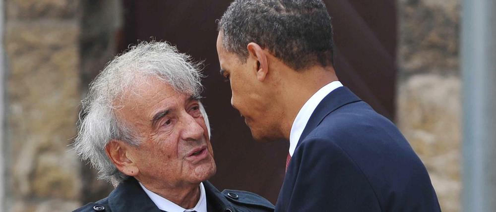 Zurück in Buchenwald. Elie Wiesel besucht 2009 mit US-Präsident Barack Obama das Konzentrationslager. 
