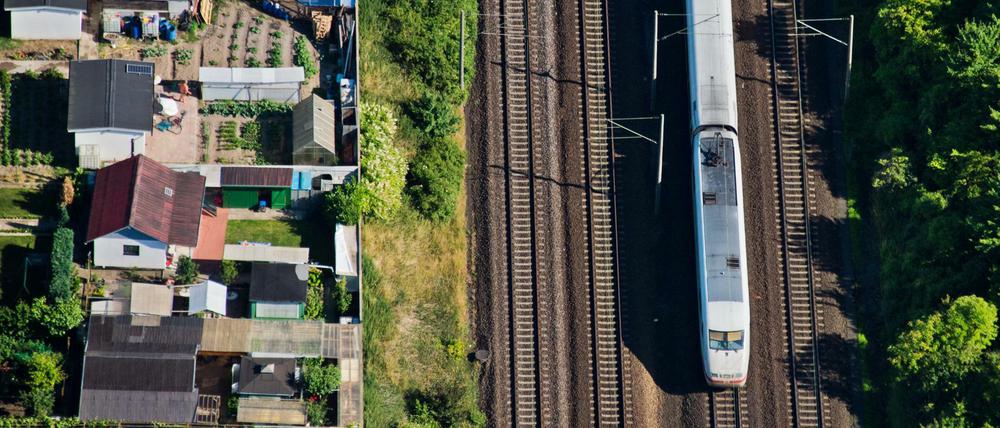 Günstig wie nie. Die Bahn lockt vor allem Preisbewusste und Jüngere in ihre Fernbahnen.