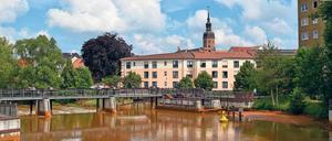Braunes Wasser der Spree.