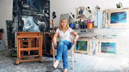 Im Atelier. Auch die Malerin Annette Gundermann wurde geehrt.