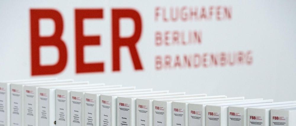 Akten zum BER.
