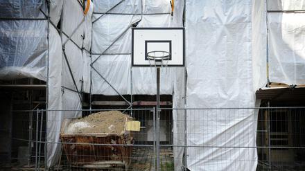 Marode Schulen gibt's in Berlin überall - wie hier in Lichtenberg.