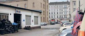 Beste Lage. Hinterm Kreuzberger Finanzamt werkeln Autoschrauber, Künstler und Clubbetreiber.