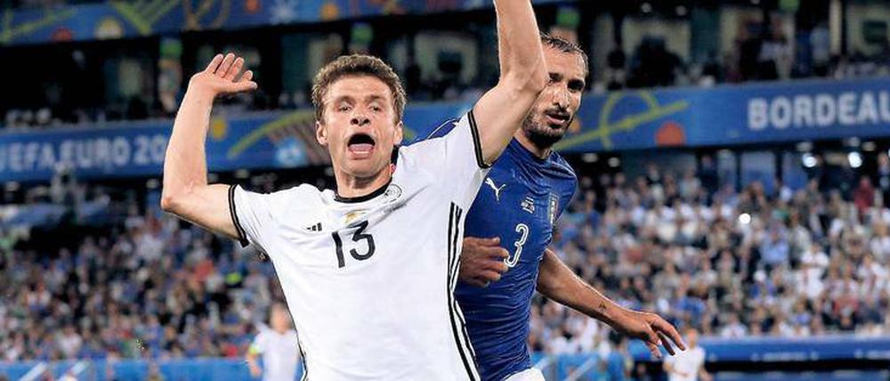 Müllers zwanghafte Versuche den Ball ins Tor zu schießen enden leider immer im Nichts. Vor allem in dieser EM.