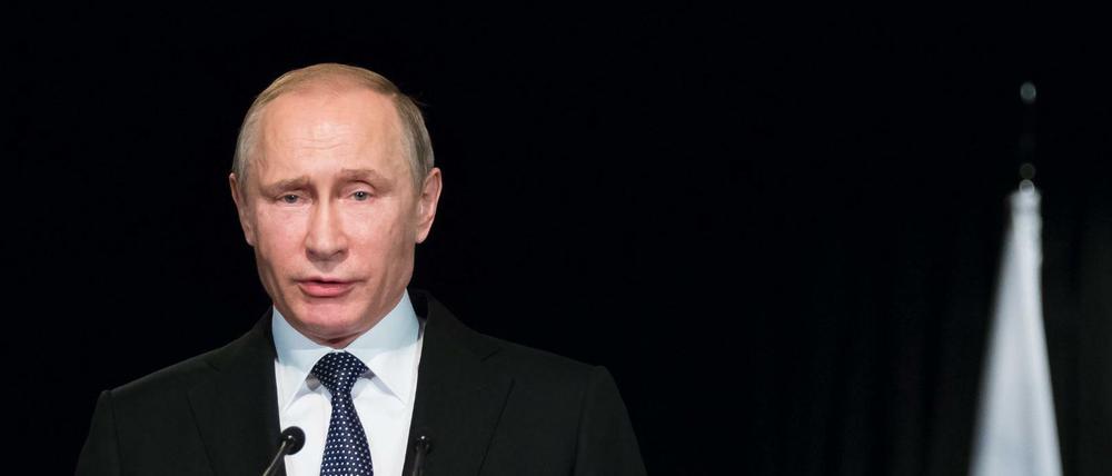 Russlands Präsident Wladimir Putin verlängert das Embargo für westliche Lebensmittel.