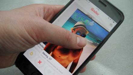 Auch ohne die Dating-App Tinder kann man Singles kennenlernen.