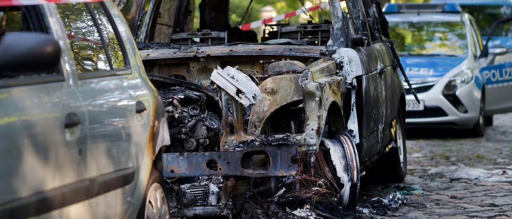 In Berlin brannten 19 Autos in zwei Wochen. Am Sonnabend wird wieder mit Randalen gerechnet.