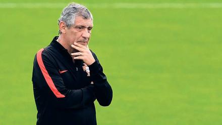 Bei der Analyse. Santos sucht des Gegners Schwachstelle. 