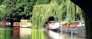 Die Hausbootkolonie an der Tiergartenschleuse.