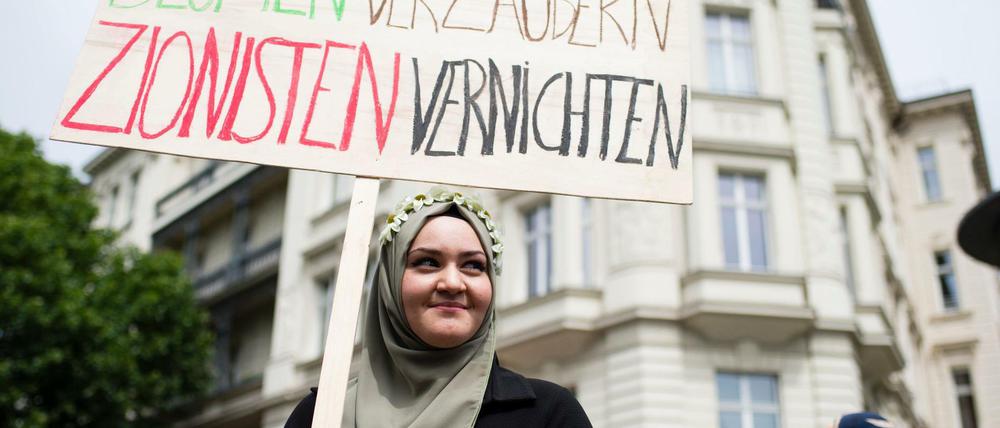 Judenfeindlichkeit. Bei den Al-Quds-Demonstrationen kommt es regelmäßig zu antisemitischen Vorfällen.