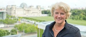 Ihre Vorlage. Kulturstaatsministerin Monika Grütters (CDU) auf der Terrasse des Bundeskanzleramts in Berlin. 