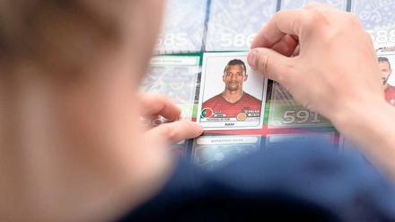 Spaß und Stress. An einigen Schulen in anderen Bundesländern wurde das Tauschen verboten.