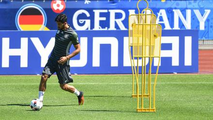 Kommt Emre Can beim Halbfinalspiel Deutschland gegen Frankreich zum Einsatz. Diese Frage wurde am Dienstag auch im ZDF-Morgenmagazin diskutiert.