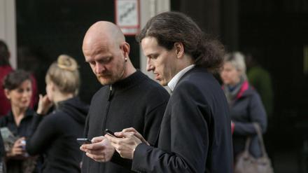Sachsens Grünen-Chef Jürgen Kasek ist eine der treibenden Kräfte bei den Protesten gegen Pegida &amp; Co., hier im April am Rande einer Legida-Kundgebung in Leipzig.