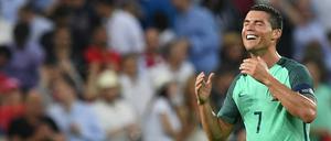 Ein Interview mit Portugals Superstar Cristiano Ronaldo sollte der Traum eines jeden Reporters sein. Nach dem Sieg gegen Wales nutzte ein portugiesischer Journalist die Gelegenheit jedoch dafür, seine euphorischen Gefühle zum Ausdruck zu bringen. 