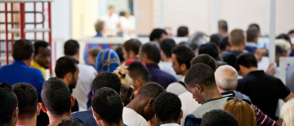 Asylbewerber, unter anderem aus den Maghreb-Staaten, in der Zentralen Aufnahmeeinrichtung für Asylbewerber in Zirndorf (Bayern).