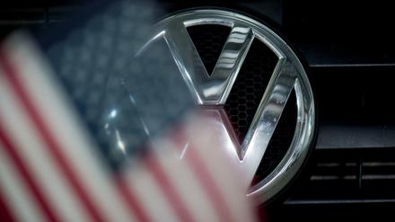 Vergleich. In den USA zahlt VW geprellten Kunden bis zu 10.000 Dollar. Deutschen Kunden bietet der Konzern eine Reparatur an.