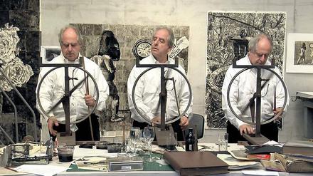 Der Künstler als Rollenspieler. William Kentridge hält Vorträge und schaut sich in seinen Videoarbeiten gern selber zu. 