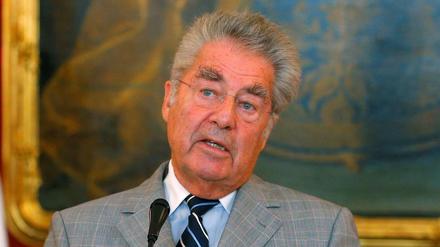 Heinz Fischer ist seit dem 8. Juli 2004 österreichischer Bundespräsident. Am Freitag scheidet der Sozialdemokrat aus dem Amt.