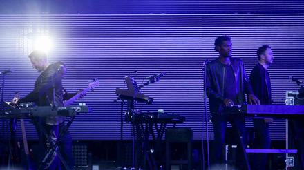 Massive Attack mit Robert "3D" Del Naja (li.) und Grant "Daddy G" Marshall (2. v. r.) in der Zitadelle Spandau.