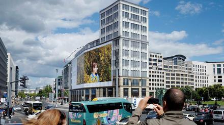 Will man hier wohnen? Nein, meint Bausenator Geisel. Na klar, meint Familie I., die zwei studierende Töchter hat, die aber abgebildet werden möchten.