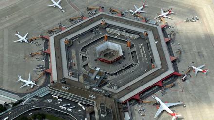 In Tegel gab es einen Bombenalarm. 128 Passagiere mussten evakuiert werden.
