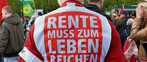 Unisono mit Gewerkschaften: Die SPD-Linke will das Rentenniveau wieder bei 50 Prozent haben.