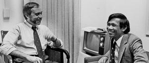 Sydney Schanberg (links) und Dith Pran 1980 in der Redaktion der "New York Times". 