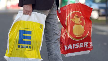 Das Düsseldorfer Oberlandesgericht hat die Ministererlaubnis für die Tengelmann-Übernahme durch Edeka vorläufig gestoppt.