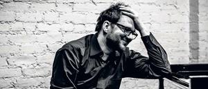 Achim Kaufmann, 54, wohnt in Berlin-Wedding, spielt solo, im Trio und im Sextett.