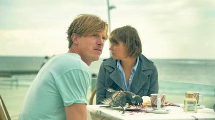 Geschmackssache. Vivi (Britta Hammelstein) mit Freund (Golo Euler). 