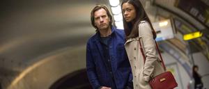 Normalos im Thriller-Geschehen. Das Paar (Ewan McGregor und Naomie Harris).