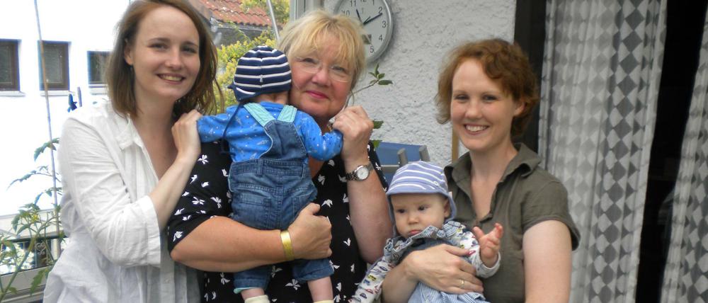 Zwei Töchter, zwei Enkel. Familie Sternheimer aus Spandau.